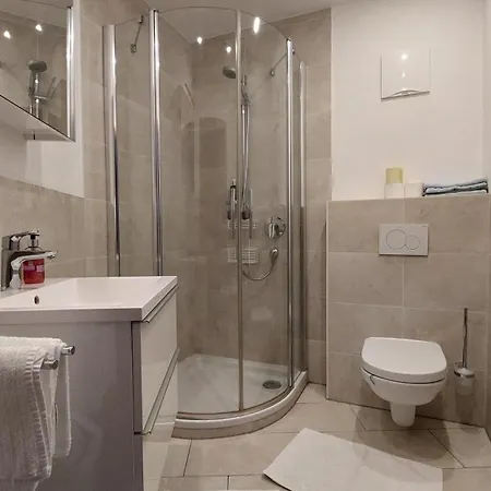 Franz By Miha Apartment *