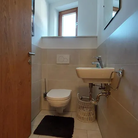 Franz By Miha Apartment *